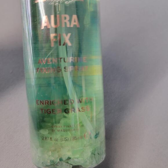 Revolution Aura Fix Aventurine Fixing Spray 2.87oz Tiger Grass Makeup Setting - Picture 2 of 6